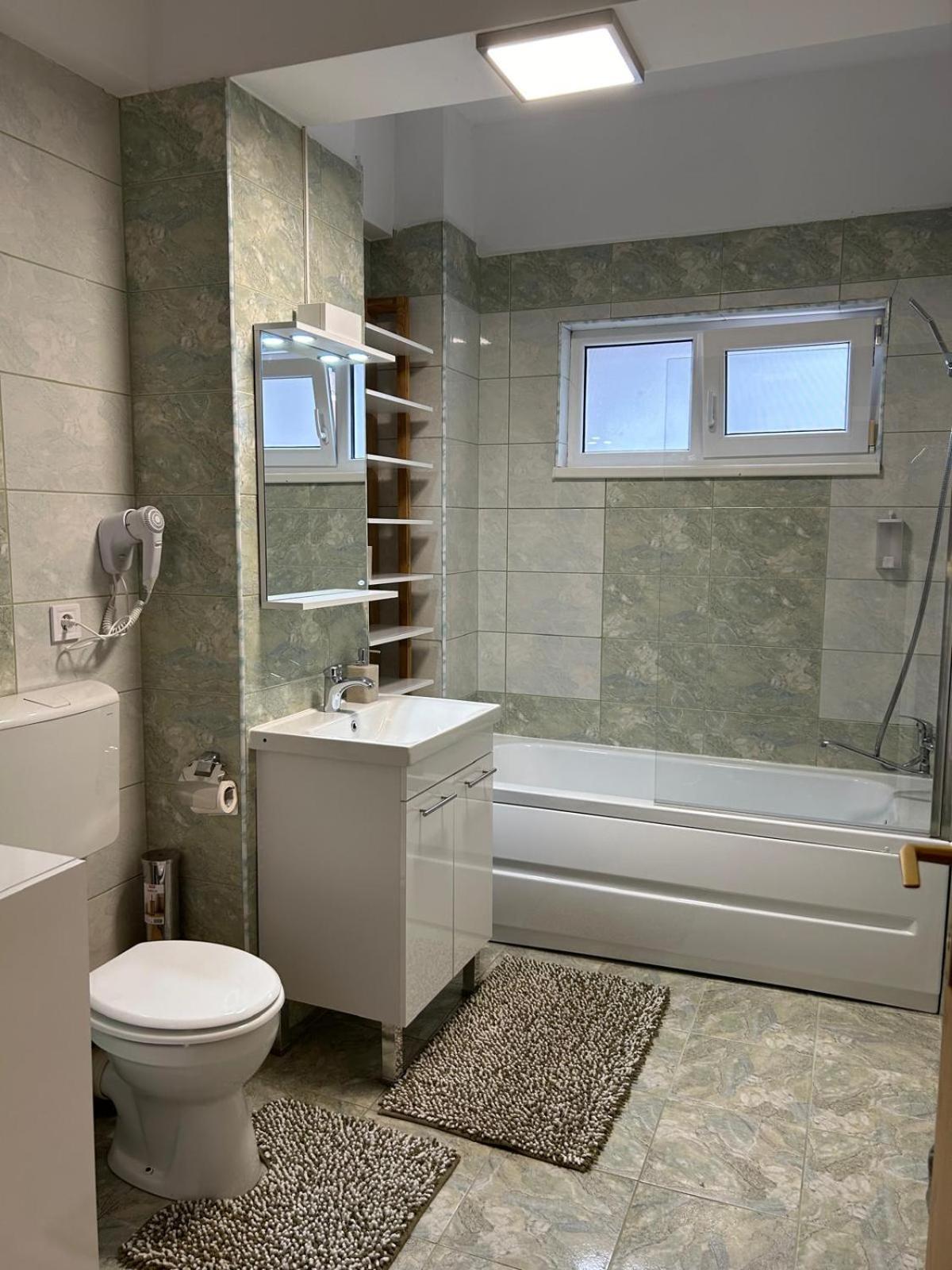 Central Cosy Apartment คลูจ-นาโปกา ภายนอก รูปภาพ